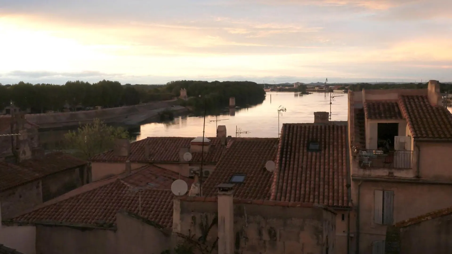 Superbe Appartement Avec Vue Arles 0*,  France